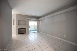 Photo #4: 2446894 Listing