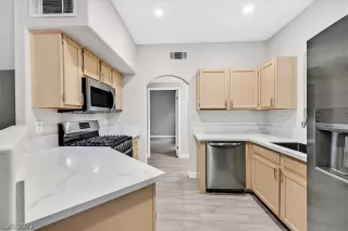 Photo #2: 2446916 Listing