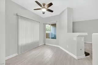 Photo #4: 2446916 Listing