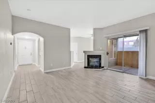 Photo #6: 2446916 Listing