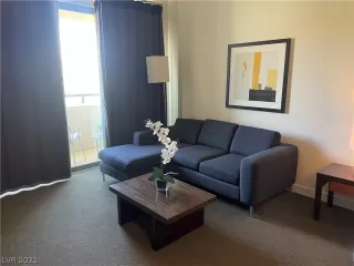 Photo #3: 2446933 Listing 