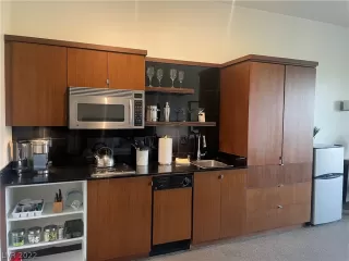 Photo #4: 2446933 Listing 