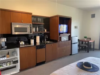 Photo #5: 2446933 Listing 