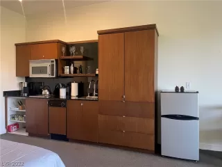 Photo #6: 2446933 Listing 