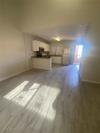 Photo #2: 2446985 Listing 