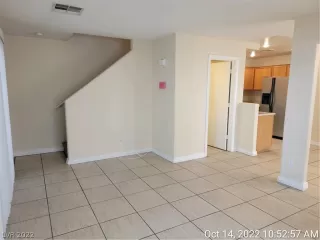 Photo #4: 2447003 Listing 