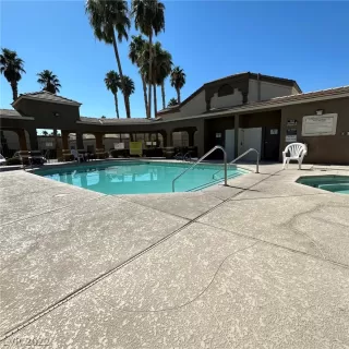 Photo #3: 2447079 Listing 