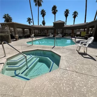 Photo #4: 2447079 Listing 