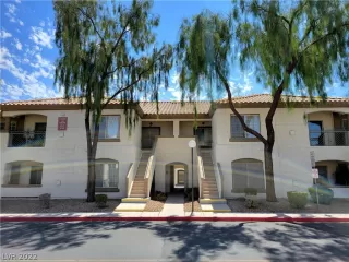 Photo #1: 2447105 Listing