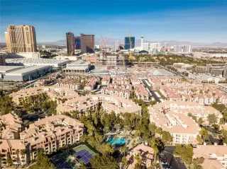 Photo #5: 2447130 Listing