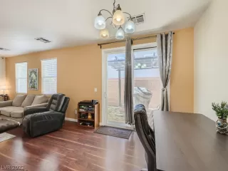 Photo #6: 2447131 Listing 