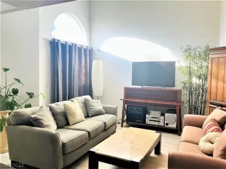 Photo #2: 2447140 Listing