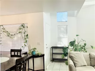 Photo #6: 2447140 Listing