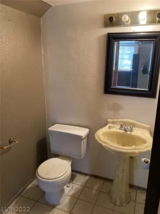 Photo #4: 2447143 Listing