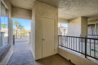 Photo #4: 2447160 Listing