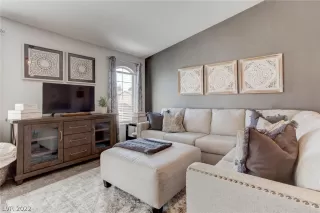 Photo #4: 2447174 Listing 