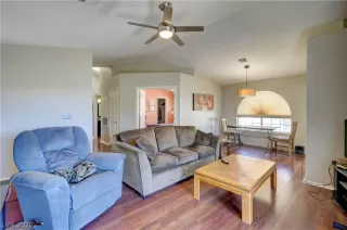 Photo #3: 2447194 Listing