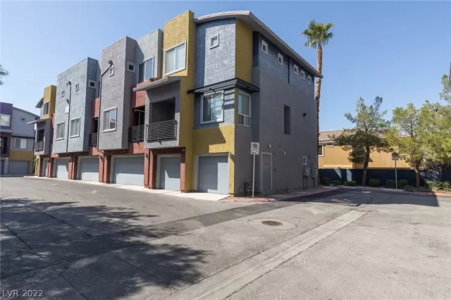 MLS: 2447196 Condo For Sale