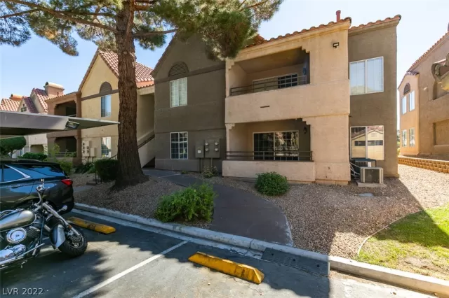 MLS: 2447210 Condo For Sale