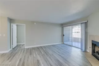 Photo #3: 2447210 Listing 