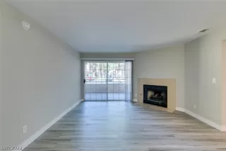 Photo #5: 2447210 Listing 