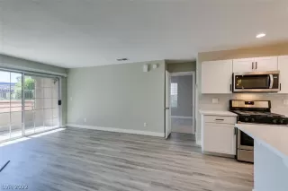 Photo #3: 2447216 Listing 