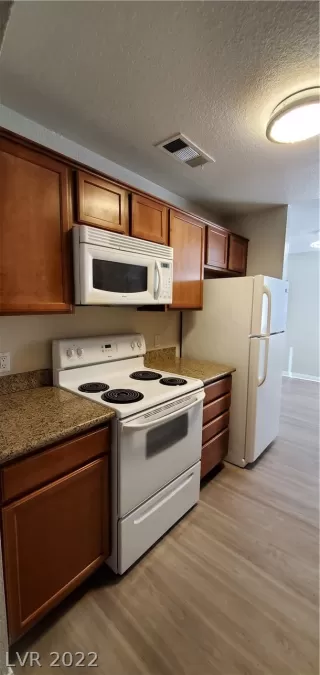 Photo #2: 2447244 Listing 