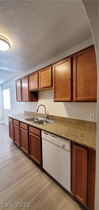 Photo #3: 2447244 Listing 