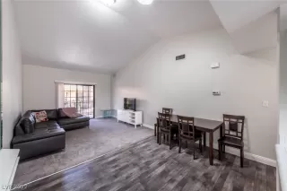 Photo #3: 2447258 Listing 