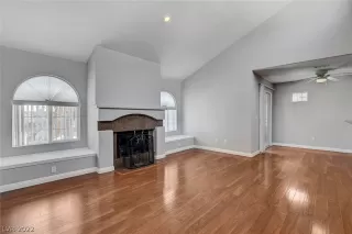 Photo #3: 2447262 Listing 