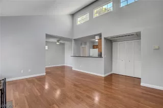 Photo #5: 2447262 Listing 