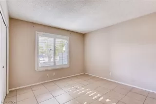 Photo #5: 2447266 Listing 