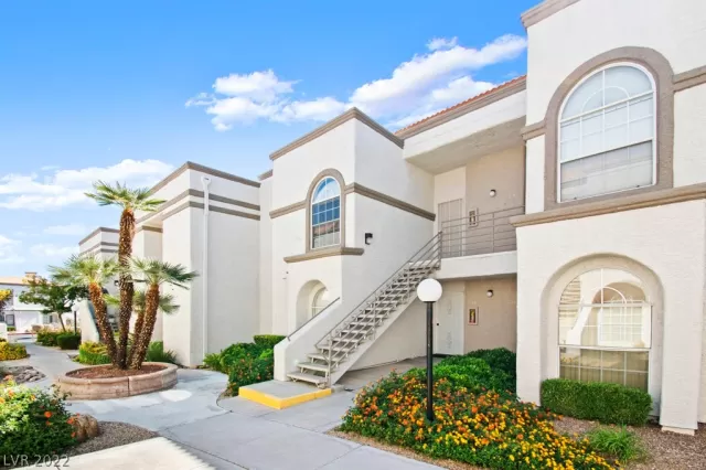 MLS: 2447275 Condo For Sale