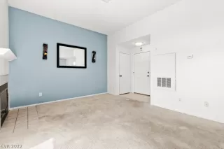 Photo #3: 2447275 Listing