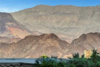 Photo #4: 2447286 Listing