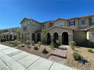 Photo #1: 2447289 Listing 