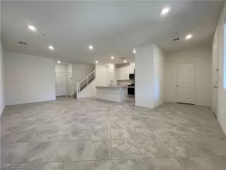 Photo #5: 2447289 Listing 