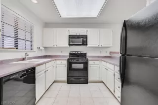 Photo #6: 2447313 Listing