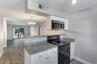 Photo #6: 2447320 Listing