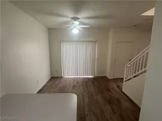 Photo #3: 2447330 Listing 