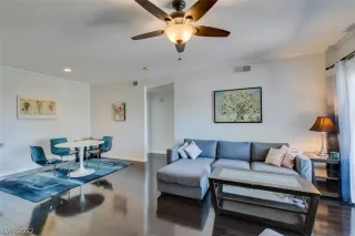 Photo #6: 2447341 Listing 