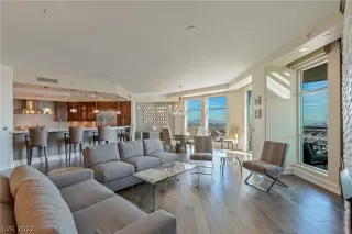 Photo #5: 2447368 Listing 