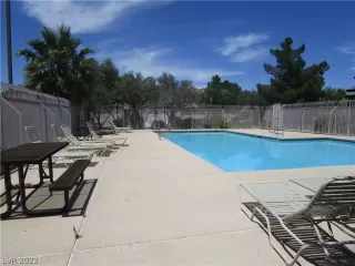 Photo #2: 2447386 Listing