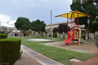 Photo #5: 2447386 Listing