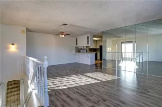 Photo #2: 2447437 Listing 