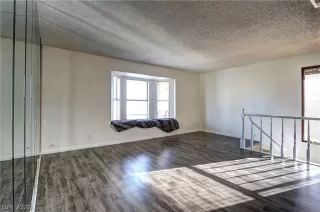 Photo #4: 2447437 Listing 