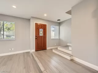 Photo #4: 2447443 Listing 