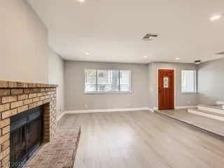 Photo #6: 2447443 Listing 