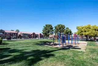 Photo #4: 2447457 Listing 