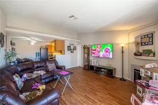 Photo #5: 2447457 Listing 